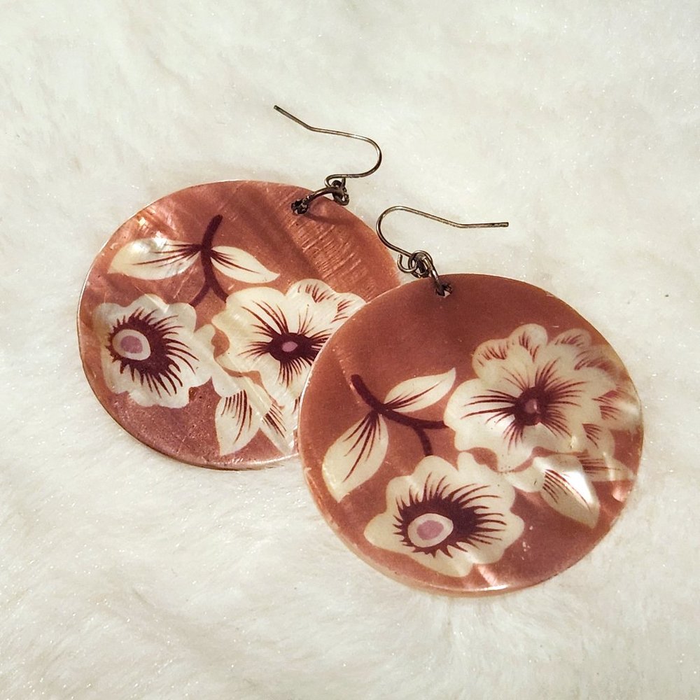 Brown and White Floral Disc Earrings - Picture 2 of 3